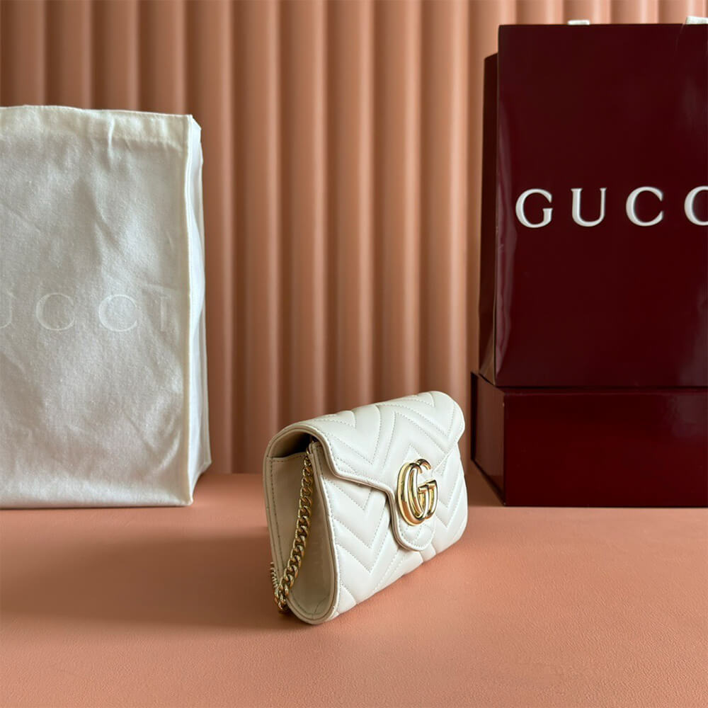 GG Marmont wallet on chain
